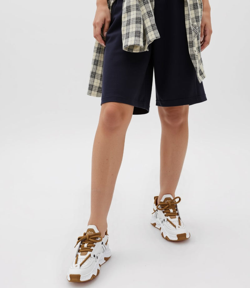 Stylish & Trendy Sneakers for Men & Women – Comfortable and Durable