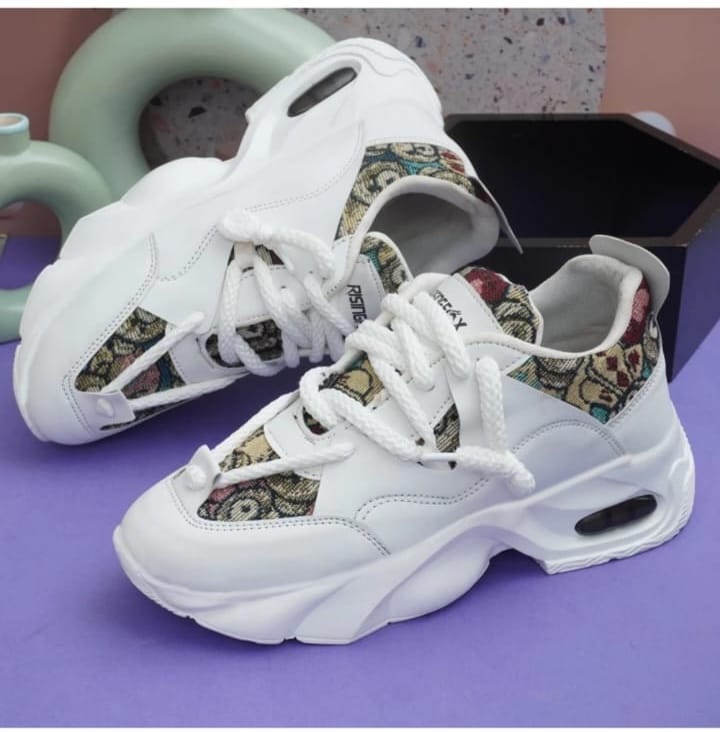 Trendy Printed Sneakers for Men & Women – Stylish and Comfortable